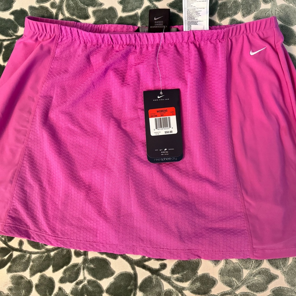 Nike Women's Bright Pink Athletic Skort in Size Large